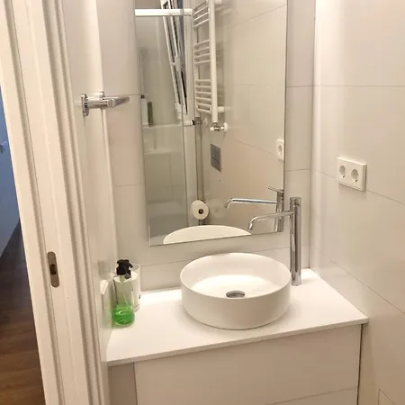 Cozy Bedroom With A Private Bathroom In A Shared House Guest house *