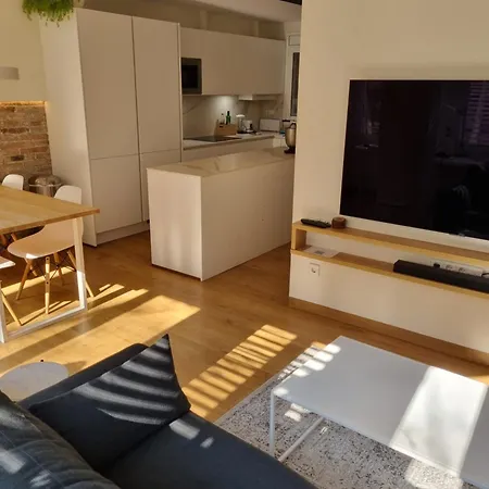 Cozy Bedroom With A Private Bathroom In A Shared House