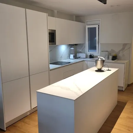 Cozy Bedroom With A Private Bathroom In A Shared House * Barcelona