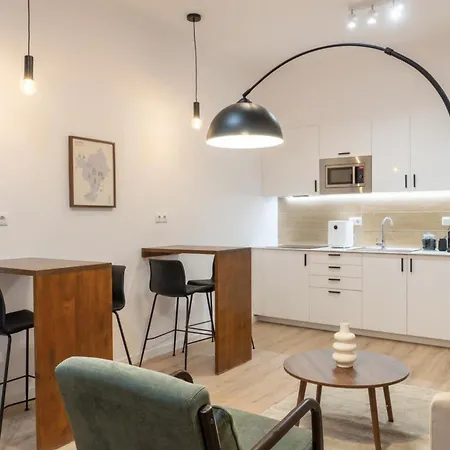 Aparthotel Unicas En La Rambla *