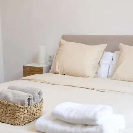 Aparthotel Unicas En La Rambla *