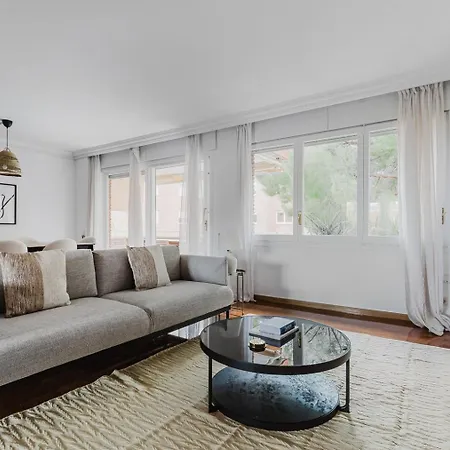 Blueground Pedralbes Pool Garden Ac Bcn-175 Apartment *
