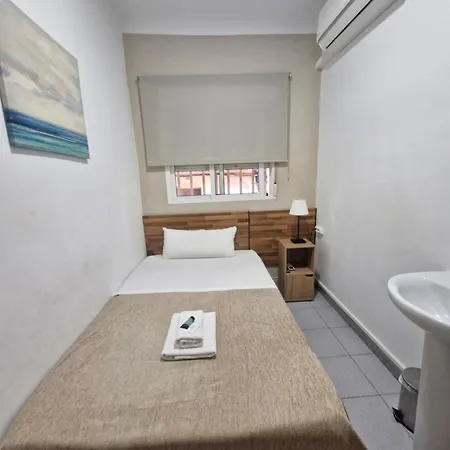 Elkano Guest house *