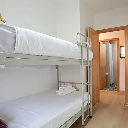 Beautiful In Ramblas 6pax Apartamento