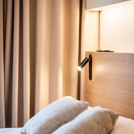 Atenea Calabria Aparthotel Barcellona