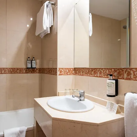 Sunotel Junior Hotel 2*