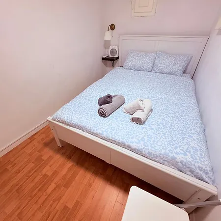 Stunning Flat For 6 People 3 Blocks From The Welcome Breakfast Apartment