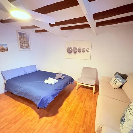 Stunning Flat For 6 People 3 Blocks From The Welcome Breakfast *