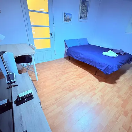 Stunning Flat For 6 People 3 Blocks From The Welcome Breakfast Apartment