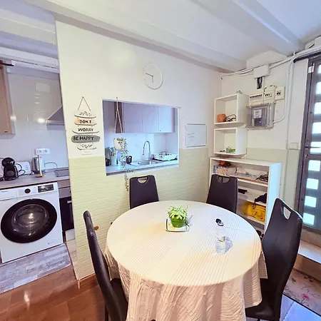 Stunning Flat For 6 People 3 Blocks From The Welcome Breakfast