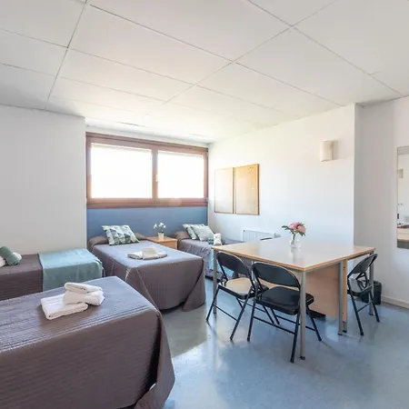 Residencia Universitaria Resa Lesseps Apartment
