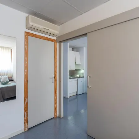 Residencia Universitaria Resa Lesseps Apartment