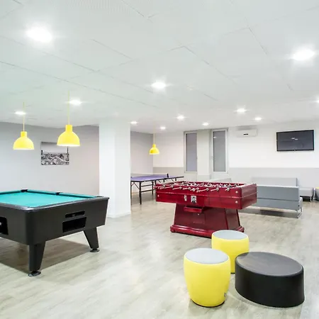 Residencia Universitaria Resa Lesseps Apartment