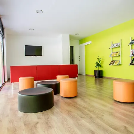 Residencia Universitaria Resa Lesseps Apartment