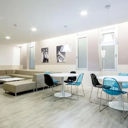 Residencia Universitaria Resa Lesseps *