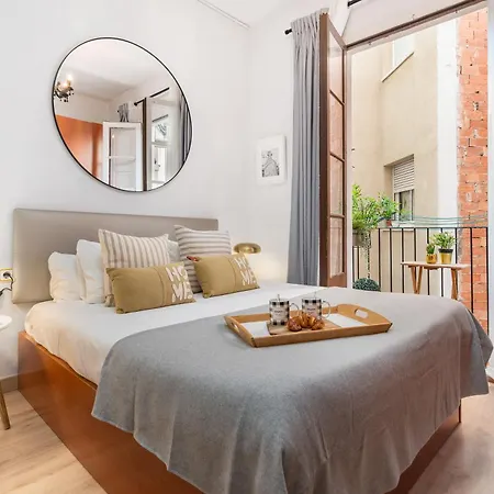 Fridays Flats Whisper-quiet Near Sagrada's Heart Barcelona