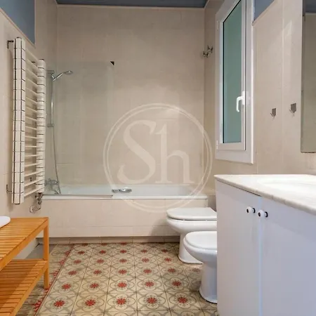 Apartment Centrico 4 *