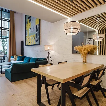 Luxury 2 Story Near Passeig De Gracia Apartment Barcelona