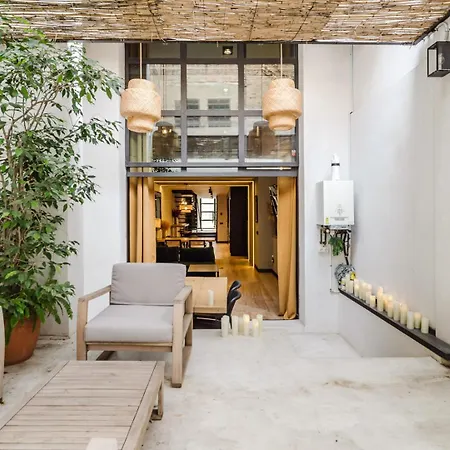 Luxury 2 Story Near Passeig De Gracia Barcelona