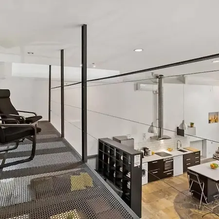 Huge Duplex With Private Garden Next To Ramblas Barcelona