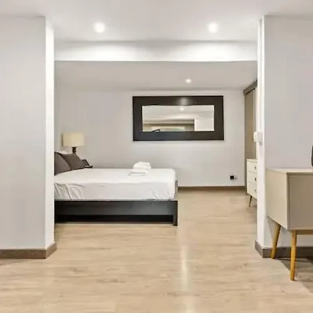 Huge Duplex With Private Garden Next To Ramblas Apartment