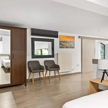 Apartment Huge Duplex With Private Garden Next To Ramblas *