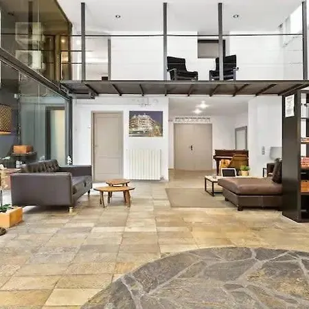 Apartment Huge Duplex With Private Garden Next To Ramblas *