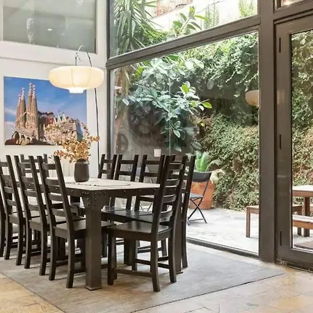Huge Duplex With Private Garden Next To Ramblas Barcelona