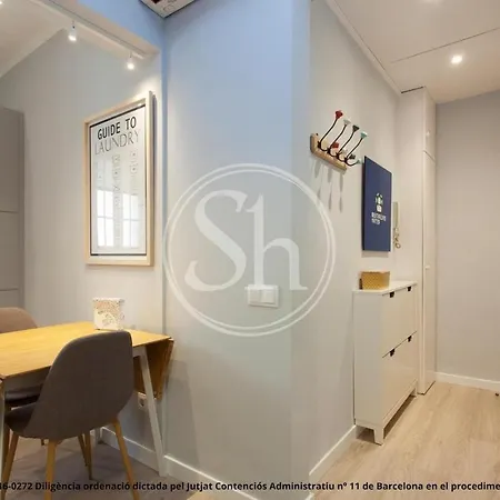 Cozy Near Sagrada Familia Apartment
