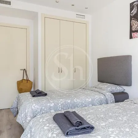 Beachfront With Terrace Apartament *