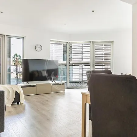 Beachfront With Terrace Apartament