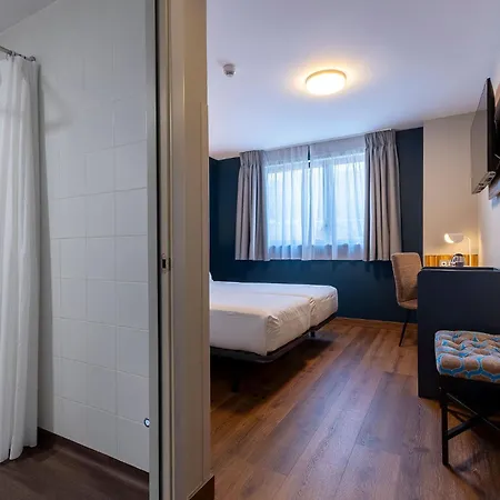 Travelodge Poblenou Otel