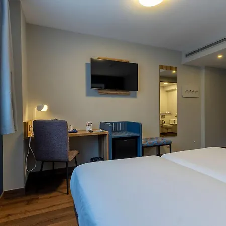 Travelodge Poblenou Otel Barselona