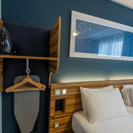 Otel Travelodge Poblenou Barselona
