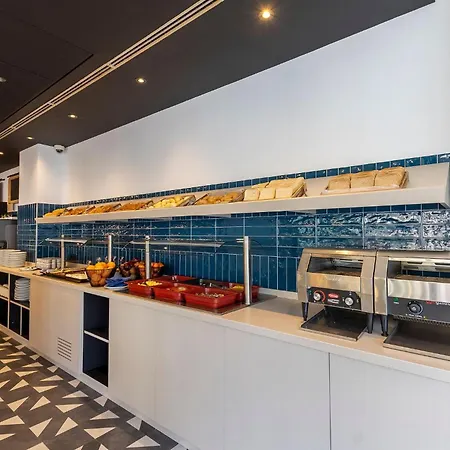 Travelodge Poblenou Otel Barselona