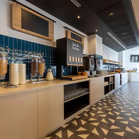 Otel Travelodge Poblenou