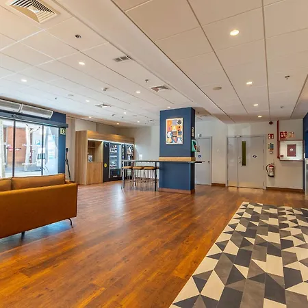 Travelodge Poblenou Otel