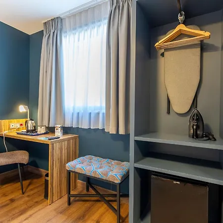 Travelodge Poblenou Otel Barselona