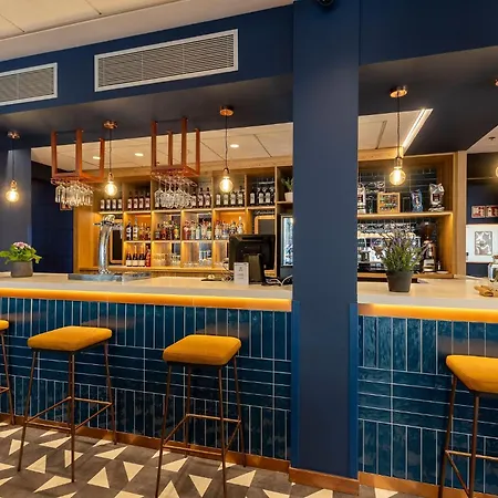 Travelodge Poblenou Otel *