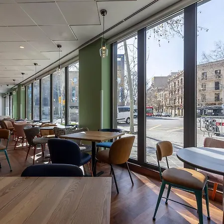 Otel Travelodge Poblenou