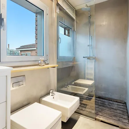 Bright Ferry Terminal & Ramblas Apartment Barcelona