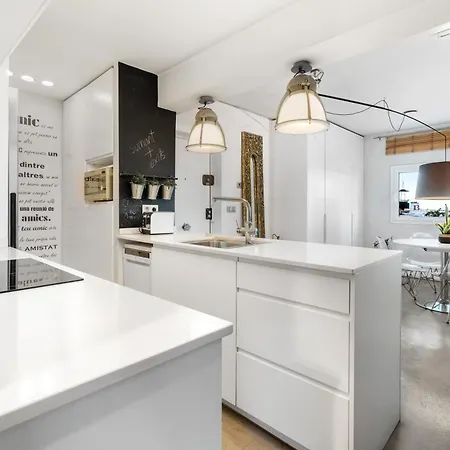Apartment Bright Ferry Terminal & Ramblas Barcelona