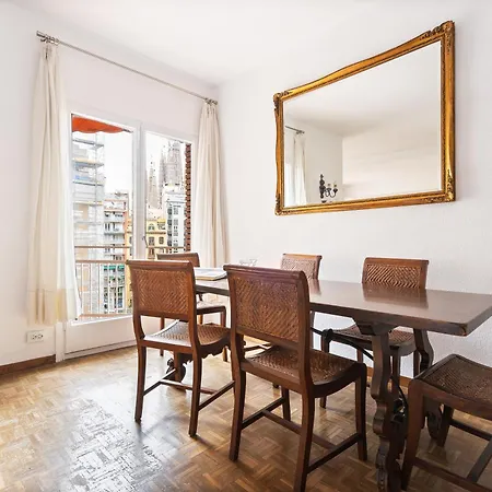 Stunning 5br With Sagrada Familia Views