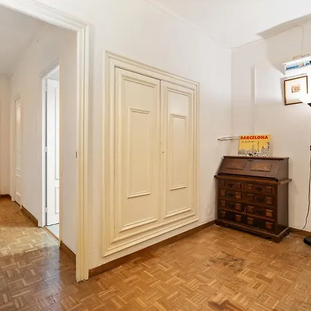 Stunning 5br With Sagrada Familia Views Apartment