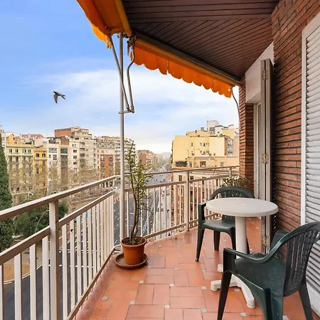 Stunning 5br With Sagrada Familia Views Apartment