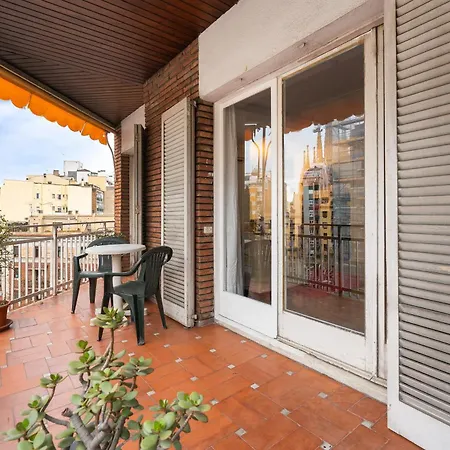 Stunning 5br With Sagrada Familia Views Apartment