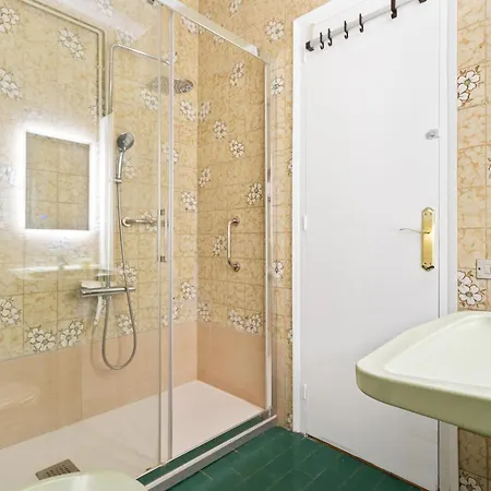 Stunning 5br With Sagrada Familia Views Apartment Barcelona