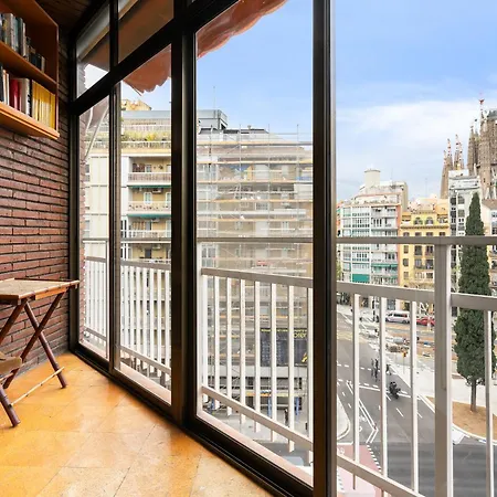 Stunning 5br With Sagrada Familia Views *