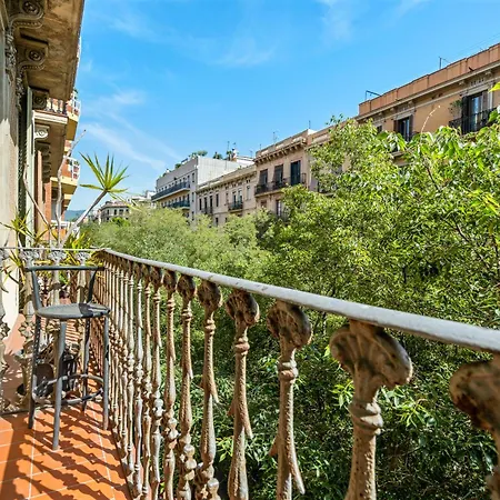 Spacious 5-bedroom In * Barcelona
