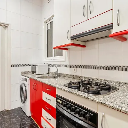 Spacious 5-bedroom In Apartment *